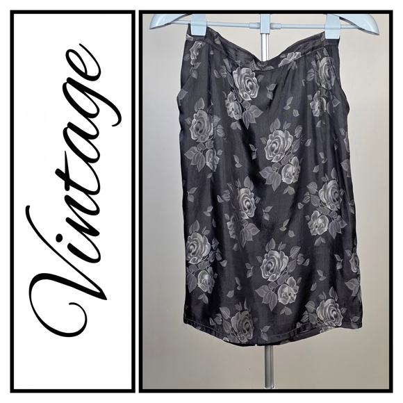 19th avenue Dresses & Skirts - VINTAGE 19th AVENUE Floral Button-Back Skirt – Black & Silver Roses
